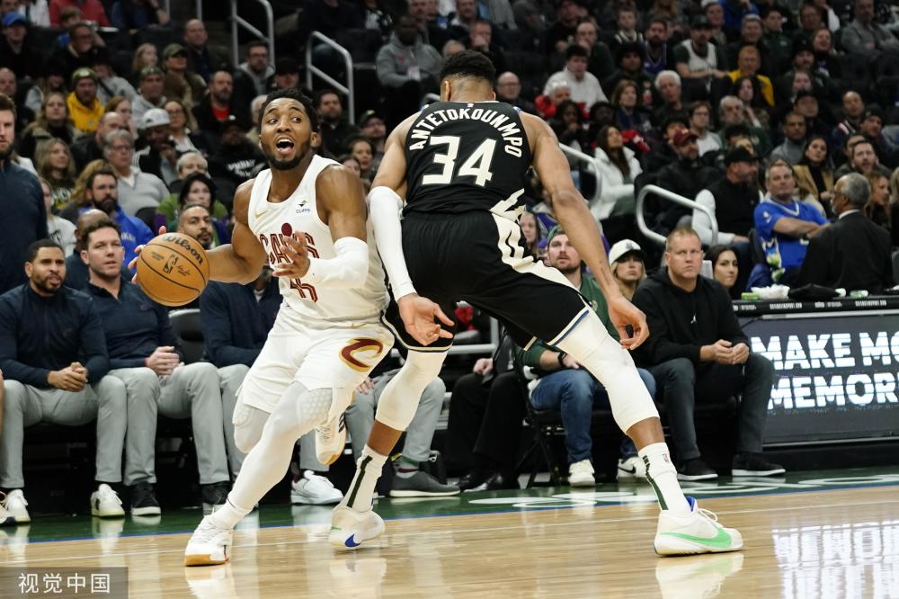 在人潮涌动 在人潮涌动