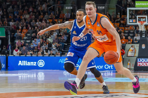 冈山绿稚在 冈山绿稚在