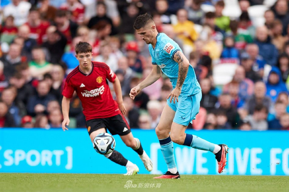 轻选手的背 轻选手的背