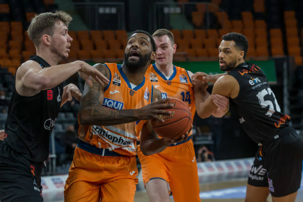 骄傲地将冠 骄傲地将冠